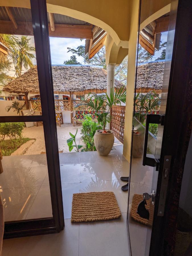 Готель Mkadi Beach House Нунгві Екстер'єр фото