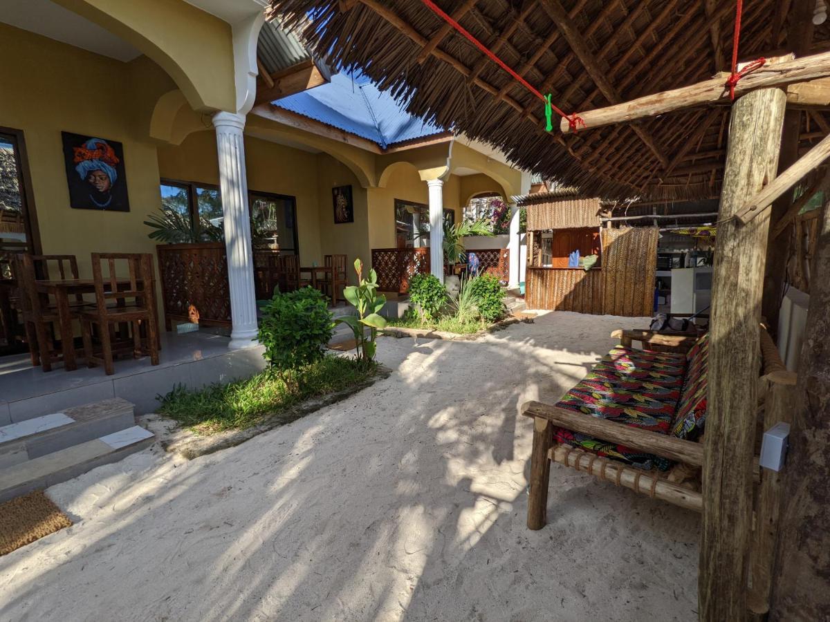 Готель Mkadi Beach House Нунгві Екстер'єр фото